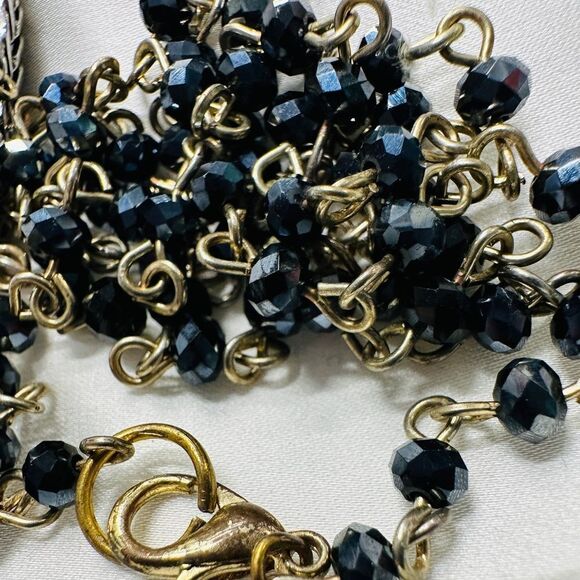 DAZZLING VINTAGE-INSPIRED LONG NECKLACE WITH CRYSTAL-ENCRUSTED PENDANT - Picture 12 of 17